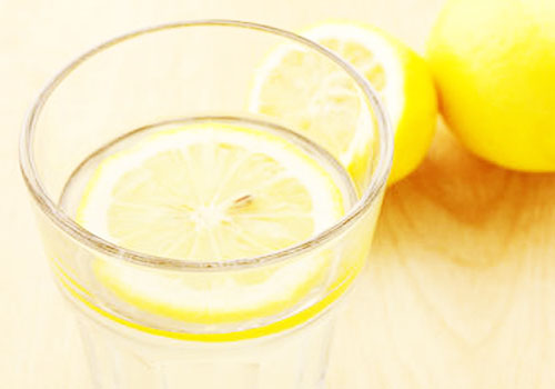 使用柠檬水祛斑